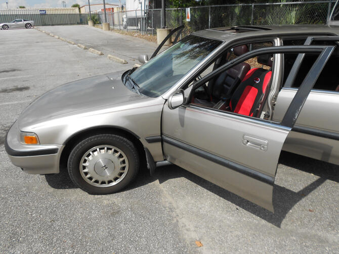 Front left open - 1991 Accord Wagon EX